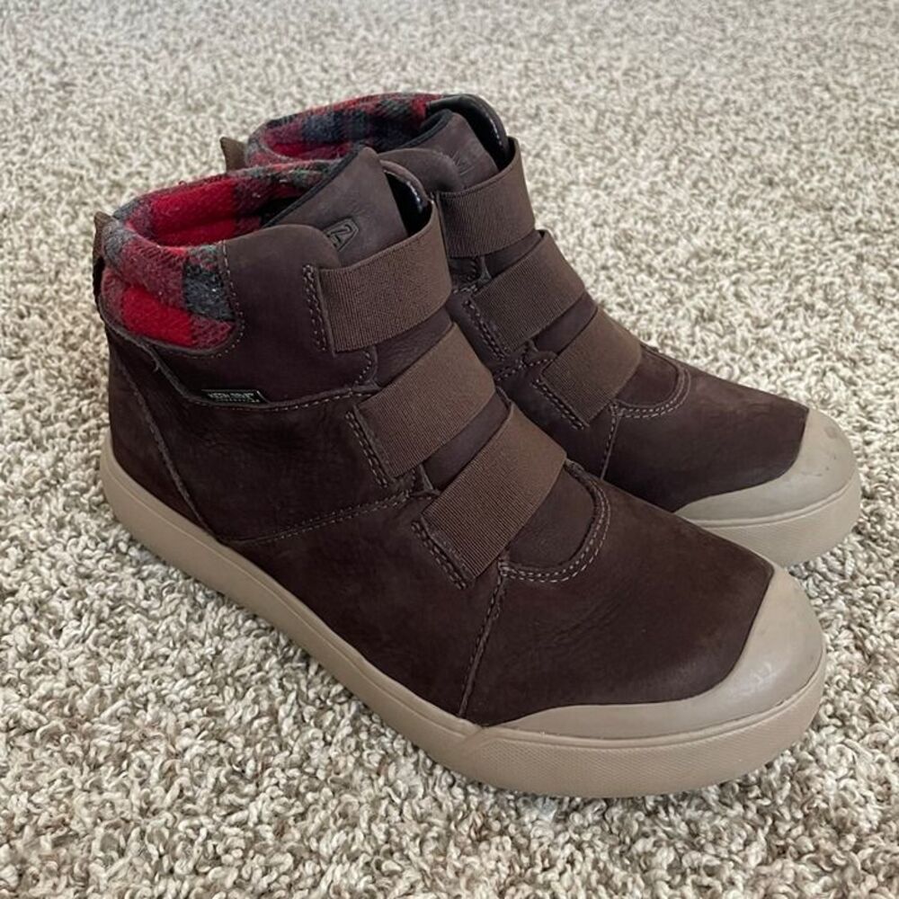Size 7.5 / Women's KEEN Winter Boots